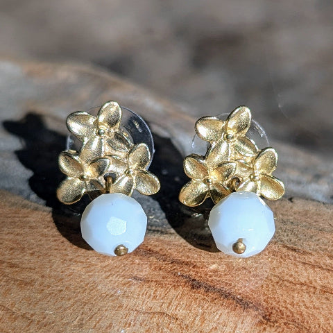 WITTE SWAROVSKI OORBEL O0935