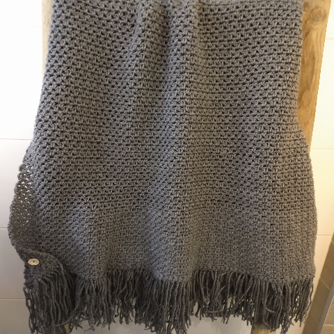 LICHT GRIJS PLAID, HANDGEMAAKT. P0002