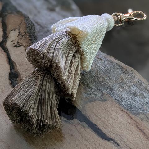 KEYCHAIN TASSEL H0186