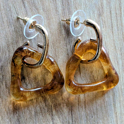 BRUINE DRIEHOEK    O1060