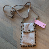 TELEFOONTAS OUD ROZE   MET STUDS   T0296