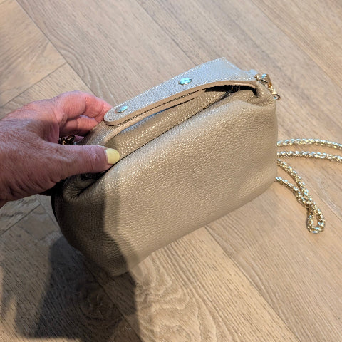 BEIGE LEREN SCHOUDERTAS T0313