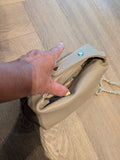 BEIGE LEREN SCHOUDERTAS T0313