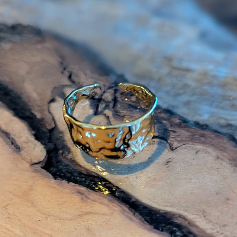 RING  GEHAMERD R0104